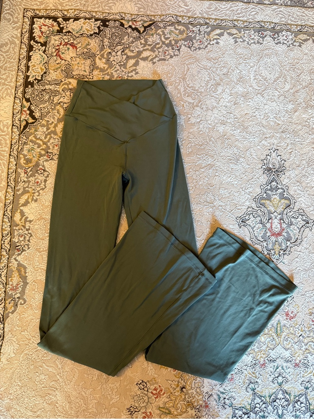 Aerie American Eagle women’s offline hi rise flare Green Yoga Pants